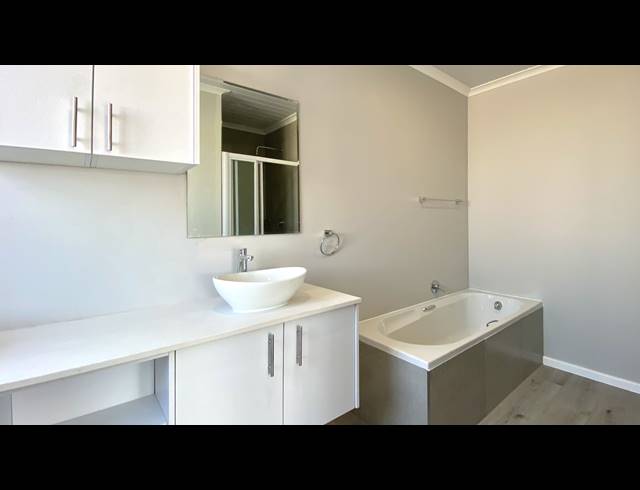 3 BEDROOM HOUSE FOR SALE IN PORT OWEN